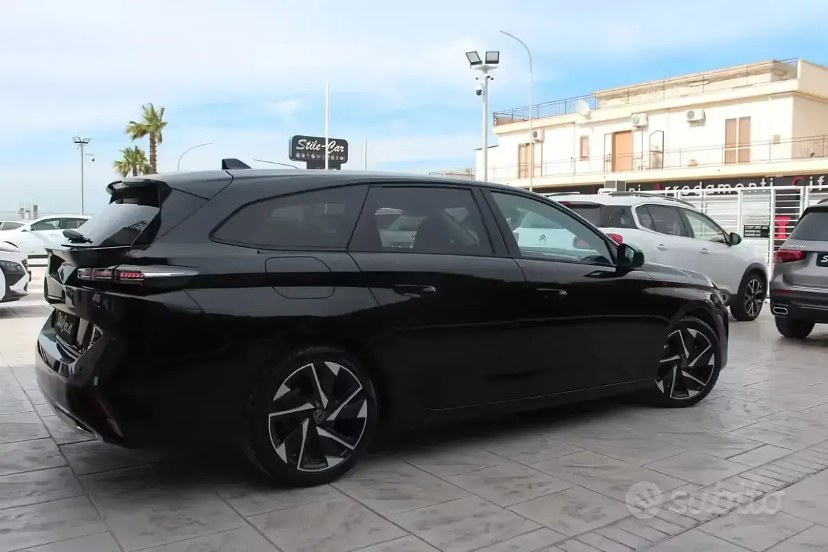 Usata Peugeot 308 Allure 131 CV (96 kW) 2022 Nero Station wagon