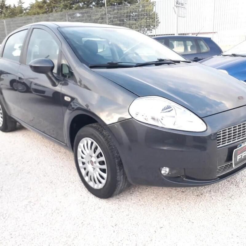 Usata Fiat Grande Punto 69 CV (50 kW) 2009 Grigio Utilitaria