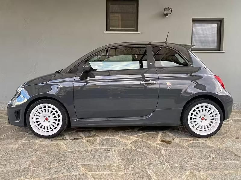 Usata Abarth 595 145 CV (106 kW) 2017 Gray Utilitaria