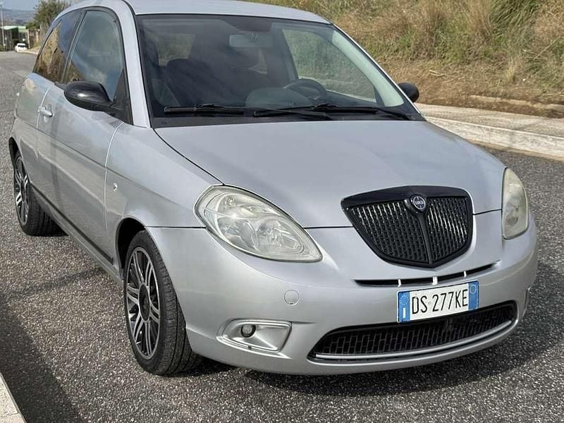 Usata Lancia Ypsilon 75 CV (55 kW) 2008 Utilitaria