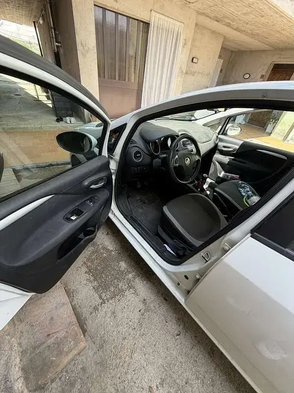 Usata Fiat Punto Dynamic 95 CV (69 kW) 2012 Utilitaria