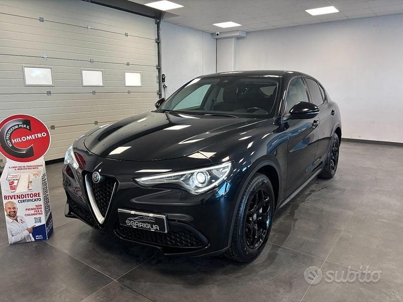 Usata Alfa Romeo Stelvio Tech Edition 160 CV (117 kW) 2020 Nero SUV