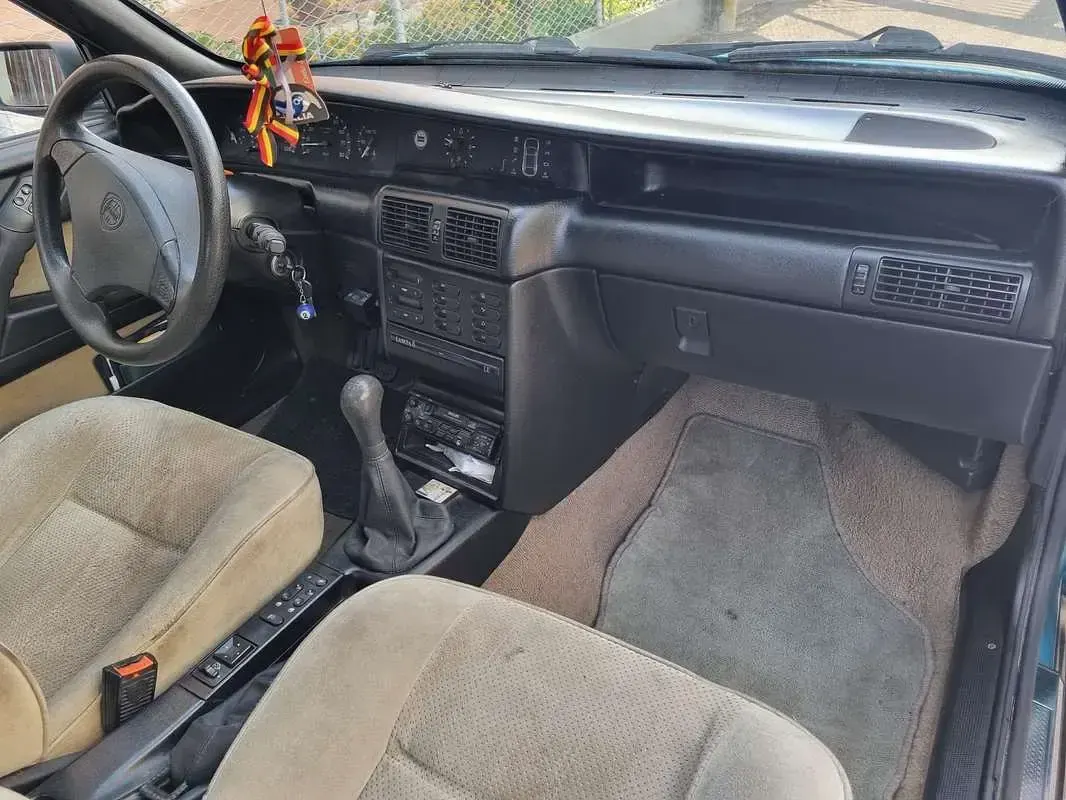 Usata Lancia Delta 101 CV (74 kW) 1995 Utilitaria