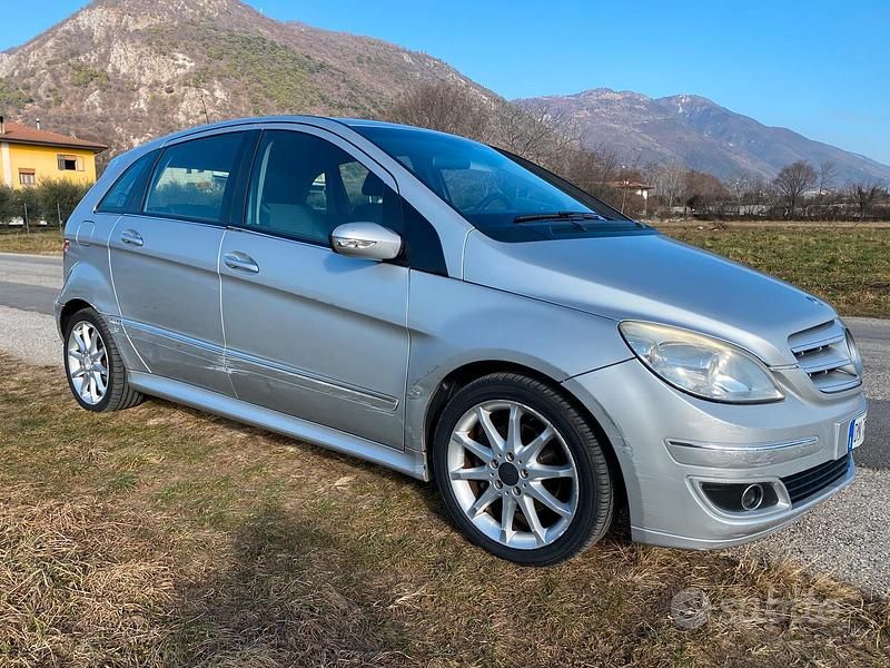 Usata Mercedes B180 2008 Grigio Monovolume