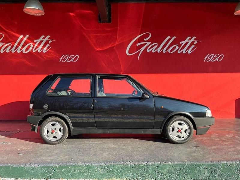Käytetty Fiat Uno 116 HP (85 kW) 1990 Musta Viistoperä
