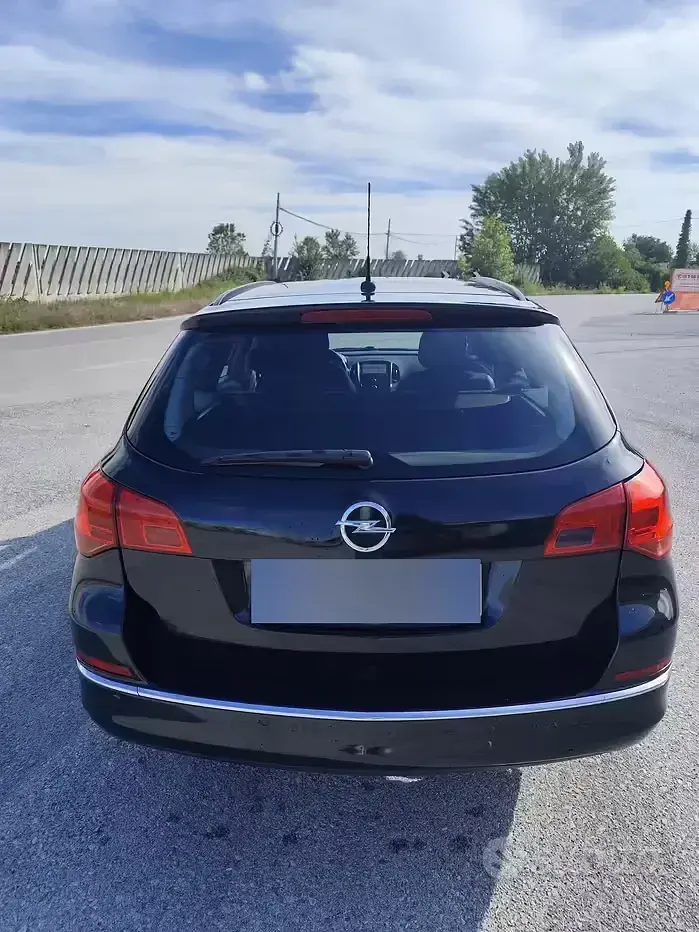 Usata Opel Astra 140 CV (102 kW) 2016 Station wagon