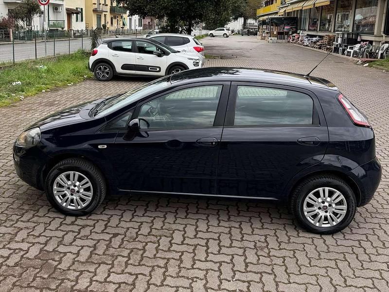 Usata Fiat Punto Pop 69 CV (50 kW) 2013 Blu/azzurro Utilitaria