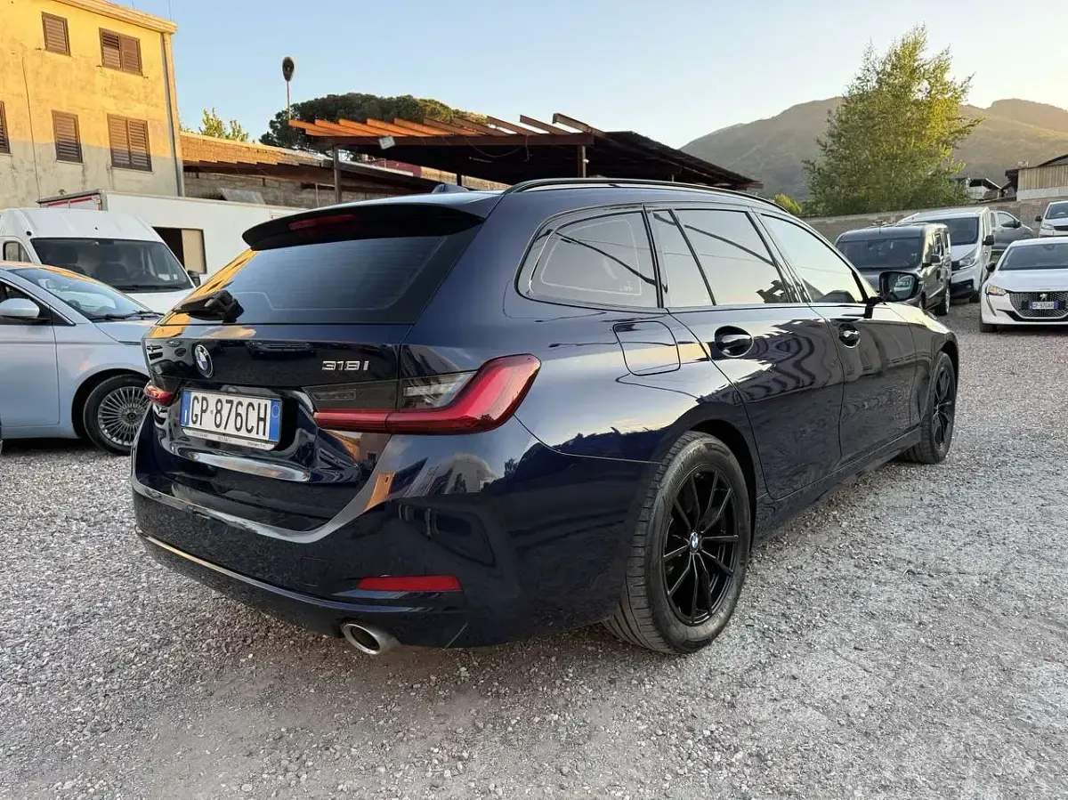 Usata BMW 318 156 CV (114 kW) 2023 Blu/azzurro Station wagon