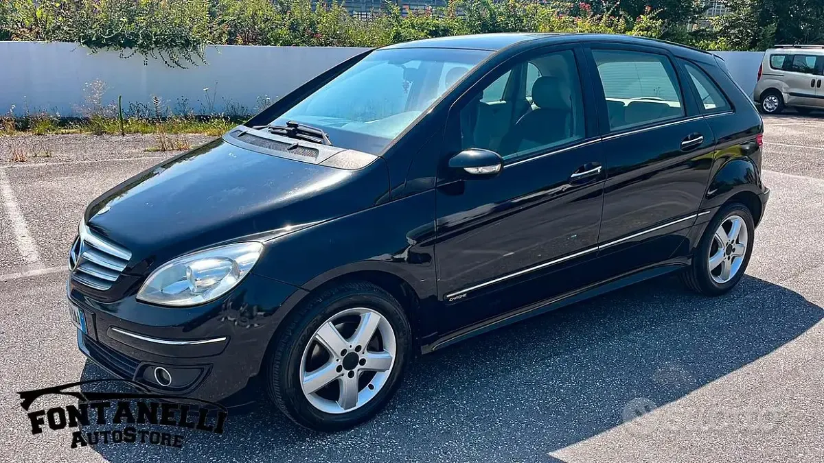 Usata Mercedes B200 140 CV (102 kW) 2007 Nero Monovolume