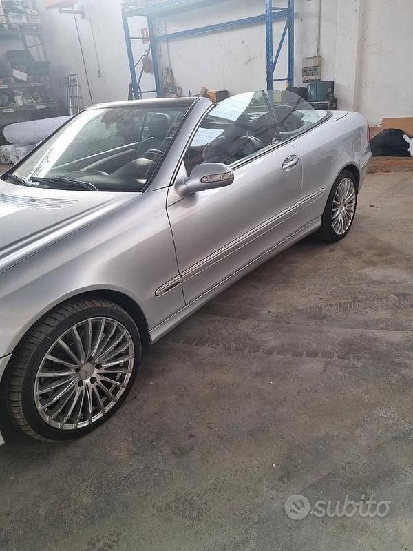 Usata Mercedes CLK200 2009 Grigio Cabrio