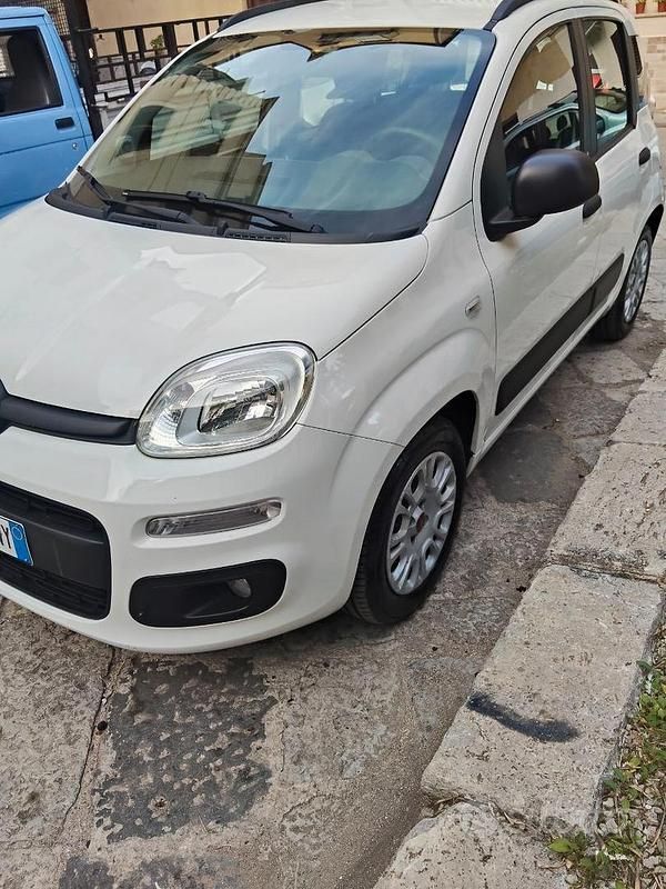 Bianco Usata 2017 Fiat Panda Due volumi | 7999 € - Immagine 1/4