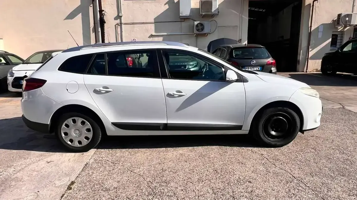 Usata Renault Mégane GrandTour 90 CV (66 kW) 2010 Bianco Station wagon