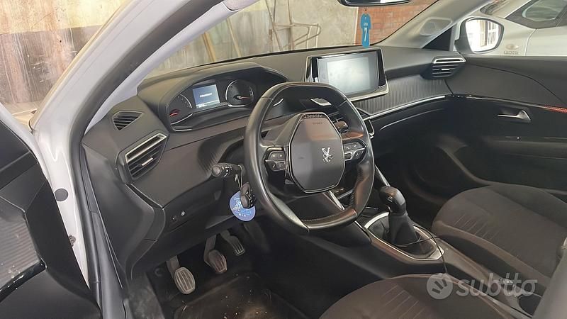 Usata Peugeot 208 102 CV (75 kW) 2020 Utilitaria