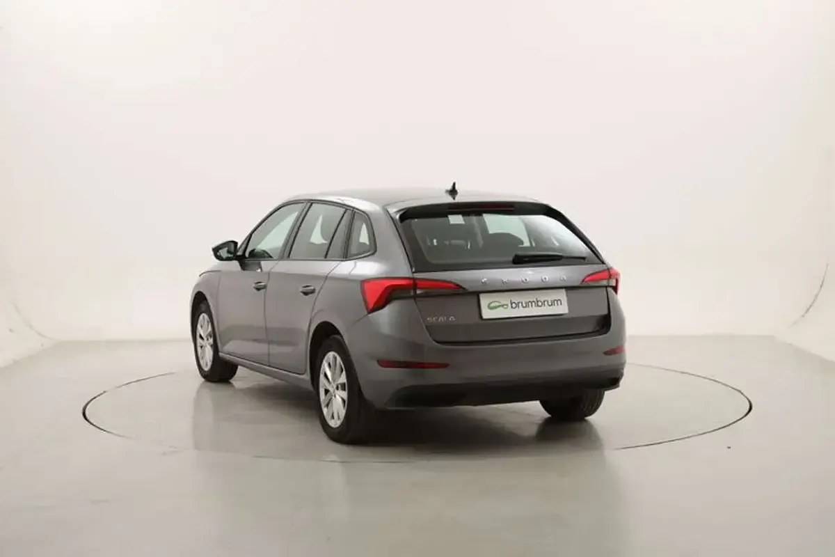 Usata Skoda Scala Ambition 95 CV (69 kW) 2023 Grigio Utilitaria