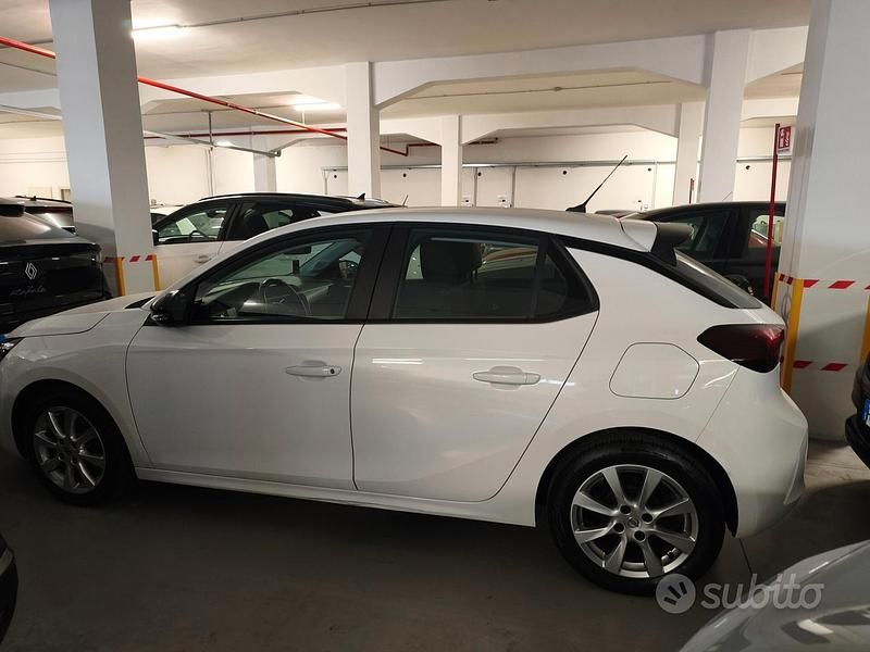 Bianco Usata 2023 Opel Corsa Elegance Tre volumi | 10.900 € (Ottimo prezzo) - Immagine 1/4