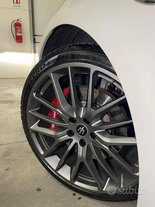 Usata Maserati Ghibli 350 CV (257 kW) 2019 Bianco Coupé