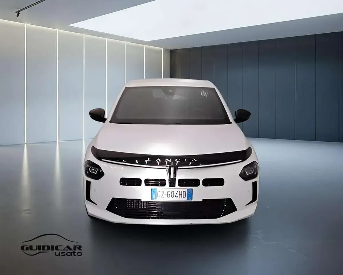 Usata Lancia Ypsilon 110 CV (80 kW) 2025 Bianco Utilitaria