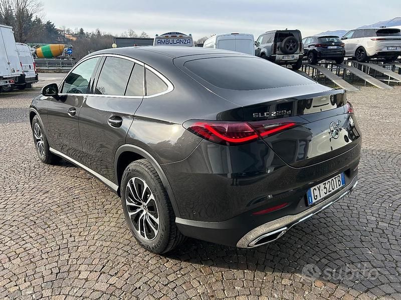 Käytetty Mercedes GLC220 Advanced Plus 197 HP (144 kW) 2025 Musta Coupe - kaksiovinen