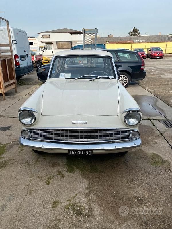 Usata Ford Anglia 1960 Utilitaria
