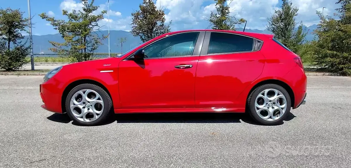 Usata Alfa Romeo Giulietta Sprint 170 CV (125 kW) 2015 Rosso Utilitaria
