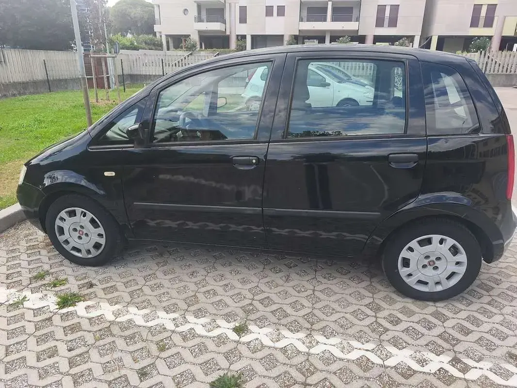 Usata Fiat Idea Star 77 CV (56 kW) 2008 Nero Monovolume