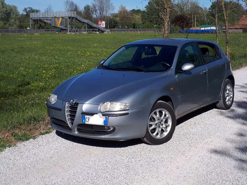 Usato 2004 Alfa Romeo 147 1.6 LPG_Hybrid 105 CV (2.400 €)