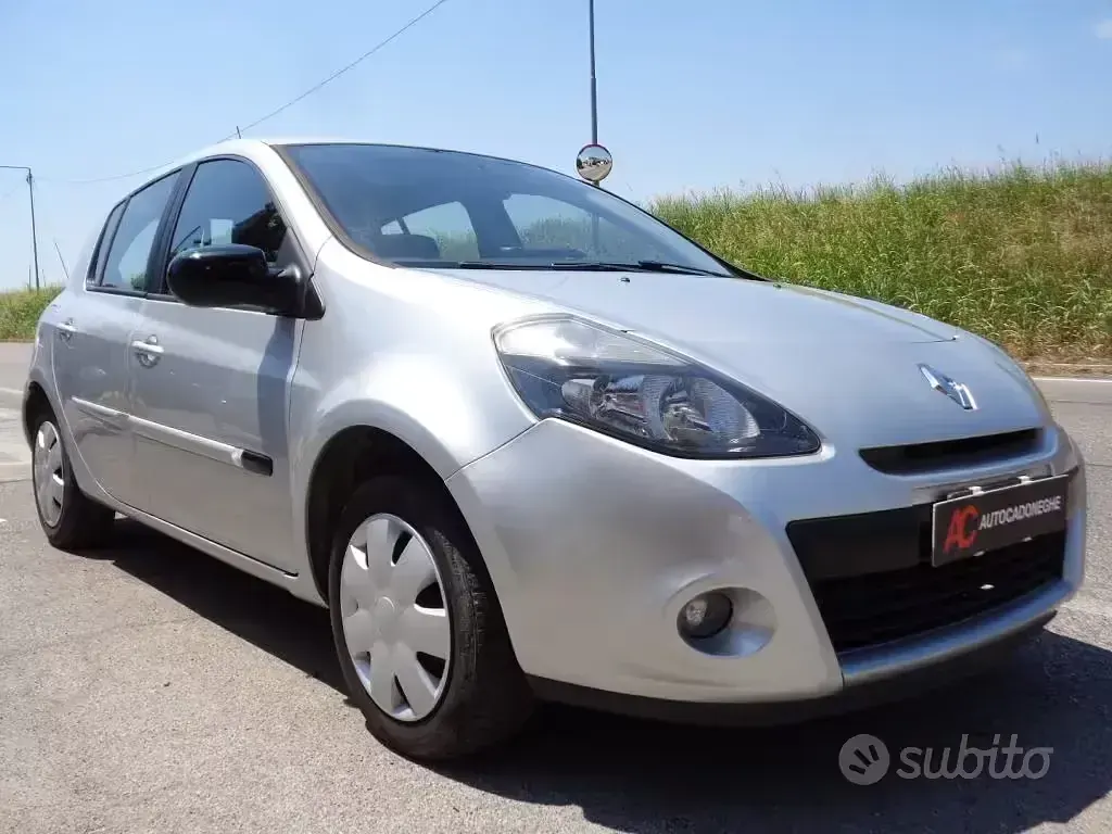 Usata Renault Clio IV 75 CV (55 kW) 2012 Grigio Berlina