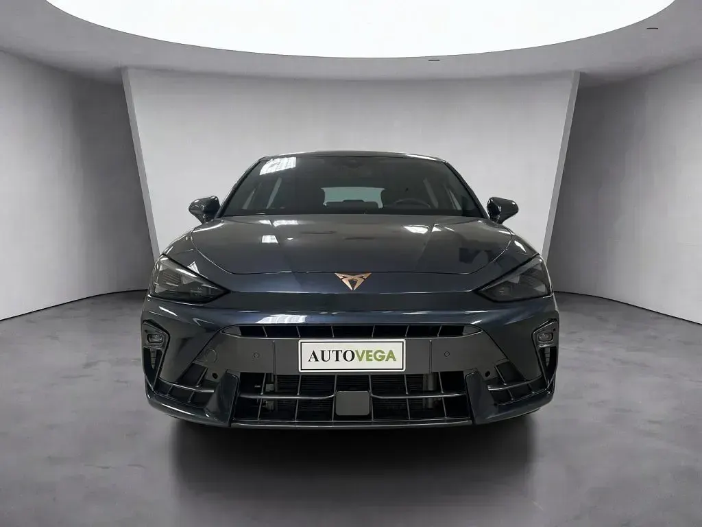Usata Cupra Leon 150 CV (110 kW) 2025 Vari colori / pastello Berlina