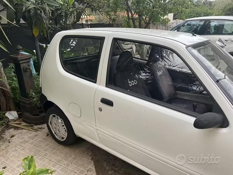Usata Fiat 600 54 CV (39 kW) 2003 Bianco Berlina