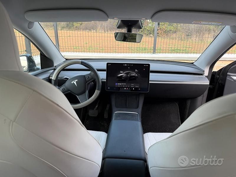 Usata Tesla Model Y RWD 250 kW (340 CV) 2024 Nero SUV