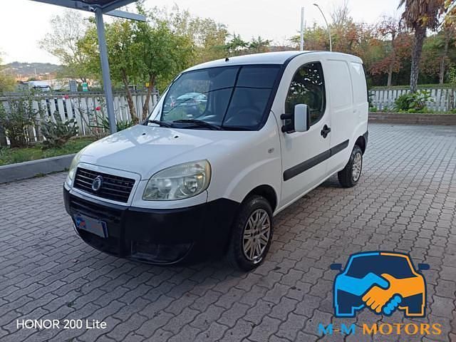 Usata Fiat Doblò 103 CV (75 kW) 2009 Bianco Monovolume