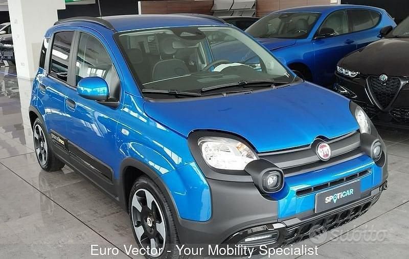 Usata Fiat Panda Cross Cross 69 CV (50 kW) 2025 Utilitaria