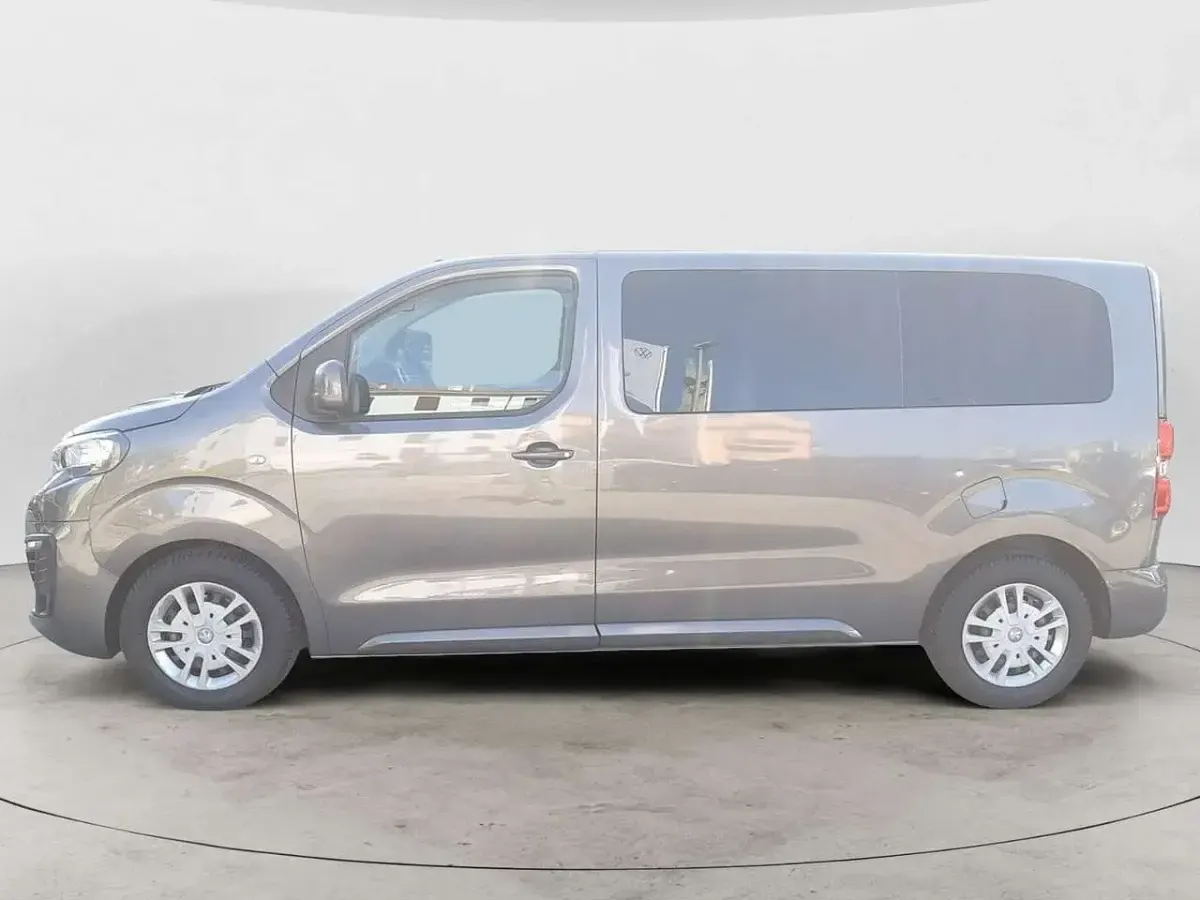 Usata Peugeot Traveller Allure 150 CV (110 kW) 2018 Grigio Monovolume
