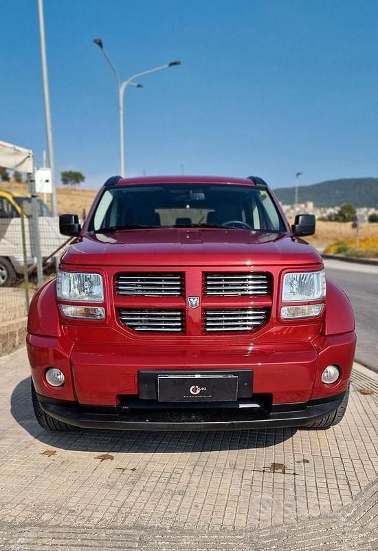 Usata Dodge Nitro 177 CV (130 kW) 2007 Rosso SUV