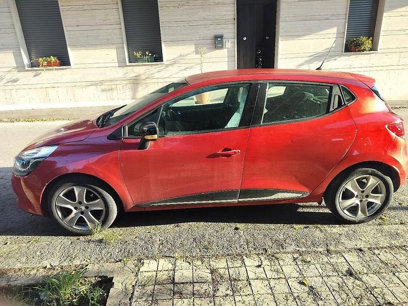 Usata Renault Clio IV 75 CV (55 kW) 2016 Rosso Berlina
