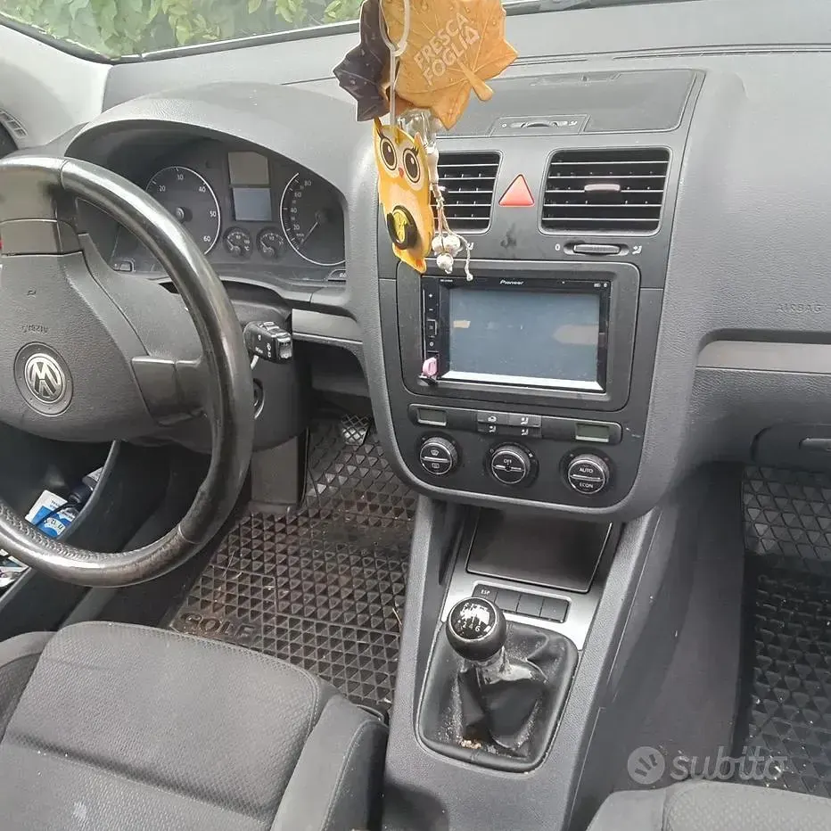 Usata VW Golf IV 140 CV (102 kW) 2004 Grigio Berlina