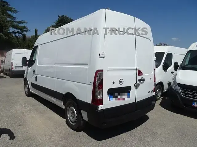 Usata Opel Movano 125 CV (91 kW) 2015 Monovolume