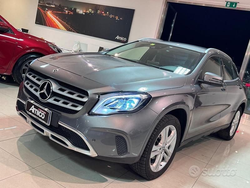 Usata Mercedes GLA200 136 CV (100 kW) 2018 Grigio SUV