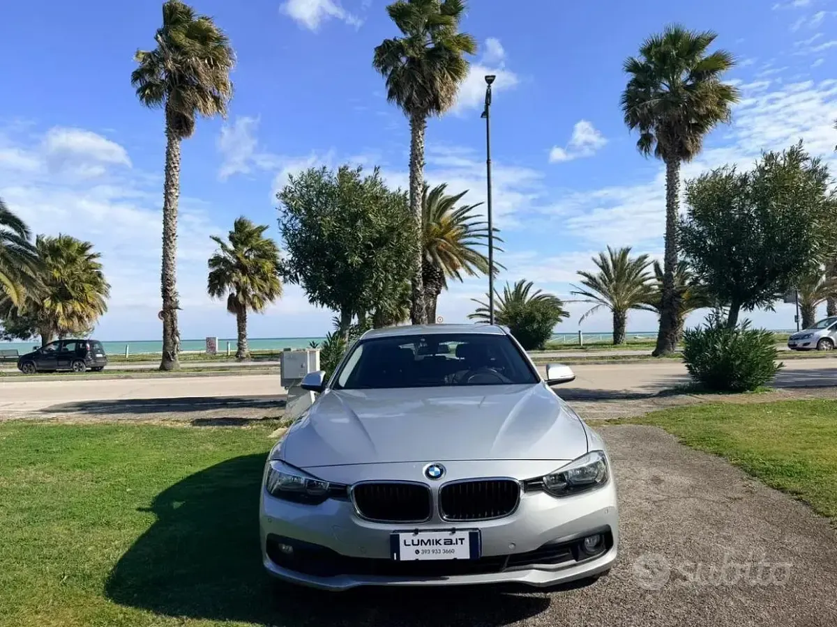 Usata BMW 318 Sport Line 150 CV (110 kW) 2016 Grigio Station wagon