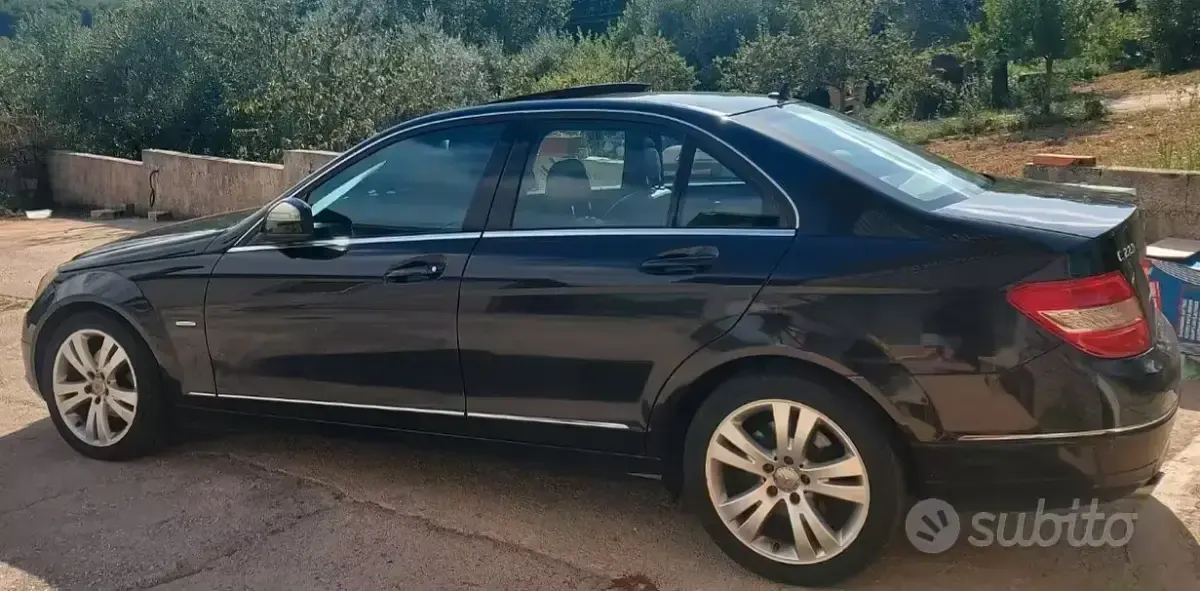 Usata Mercedes C220 Avantgarde 170 CV (125 kW) 2007 Nero Berlina