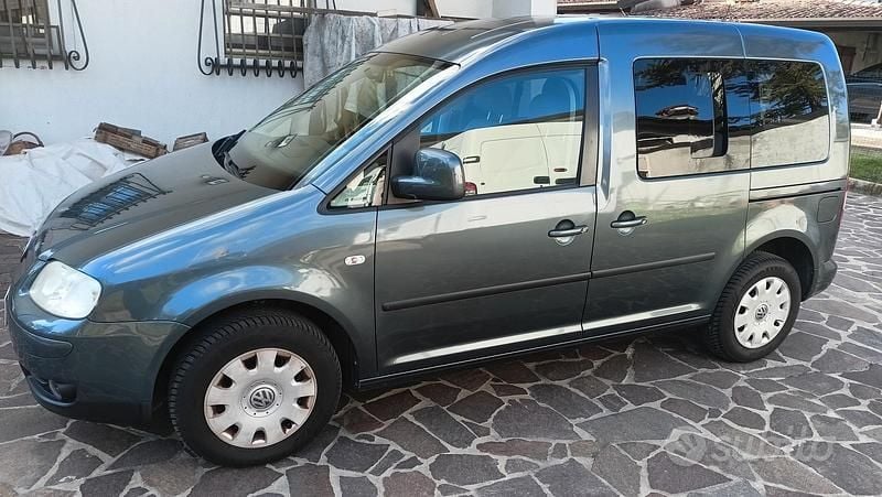Usata VW Caddy Life 2008 Grigio Monovolume