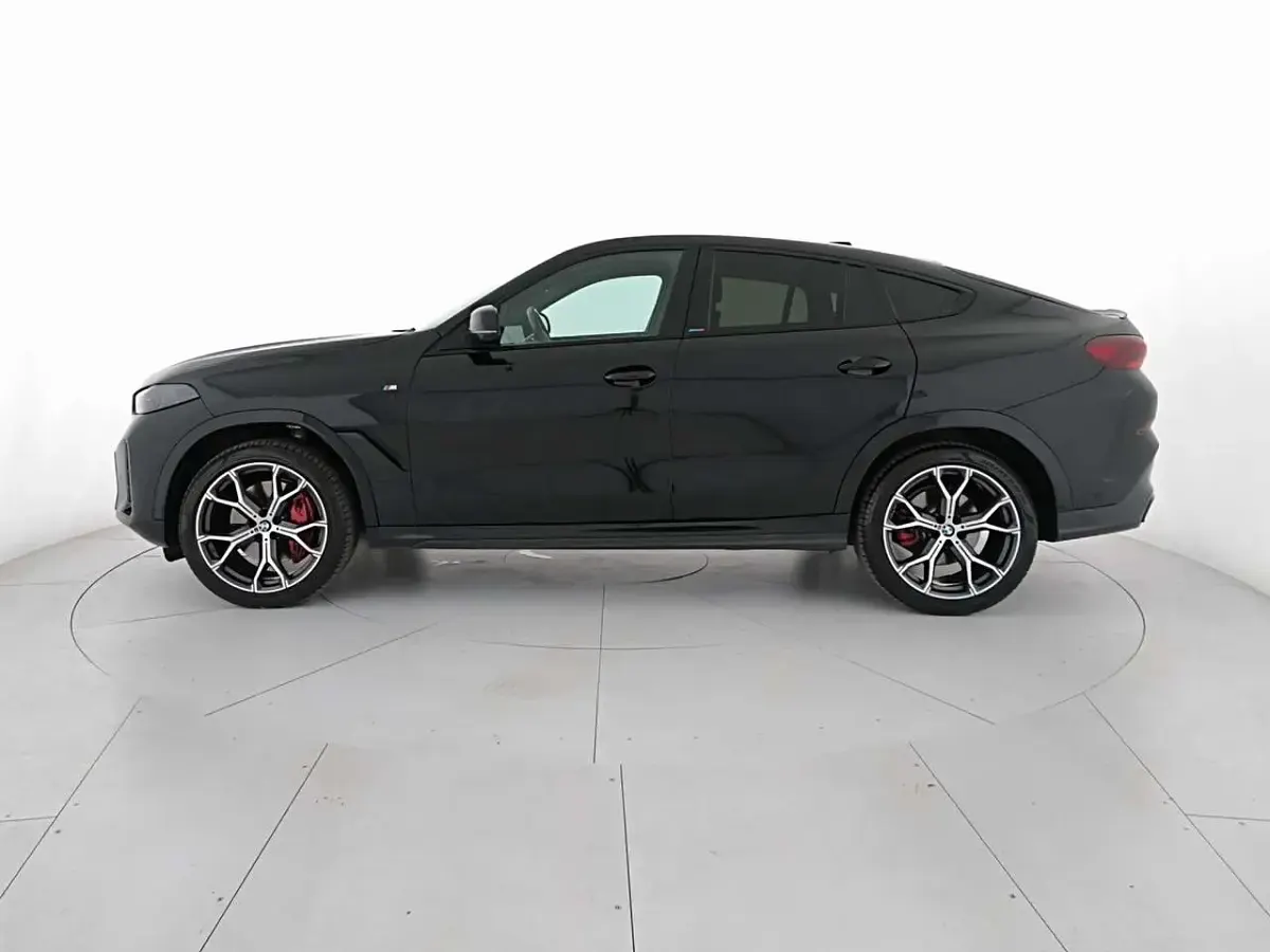 Usata BMW X6 M Sport 298 CV (219 kW) 2023 Black sapphire SUV