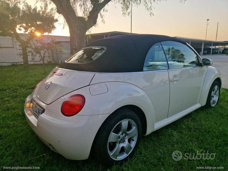 Usata VW New Beetle 102 CV (75 kW) 2004 Bianco Utilitaria