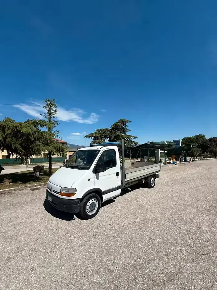 Usata Renault Master 114 CV (83 kW) 2002 Bianco