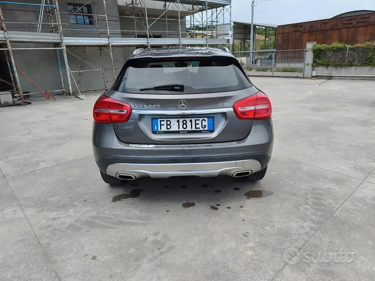 Begagnad Mercedes GLA220 Premium 170 HK (125 kW) 2014 Grå SUV