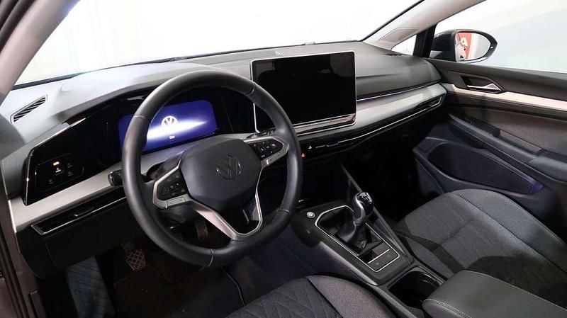 Usata VW Golf VIII Life 116 CV (85 kW) 2025 Nero Utilitaria