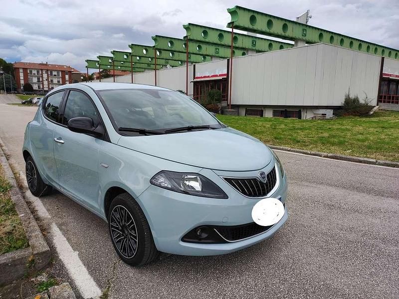 Usata Lancia Ypsilon Gold 69 CV (50 kW) 2023 Utilitaria