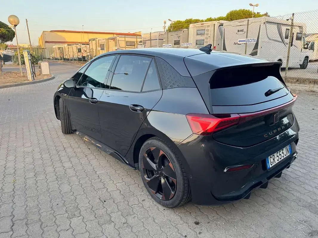 Usata Cupra Born 169 kW (231 CV) 2023 Nero Utilitaria