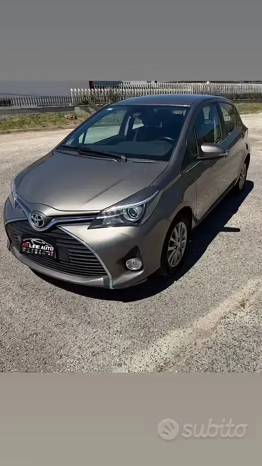Second-hand Toyota Yaris Active 69 CP (50 kW) 2016 Gri Berlinǎ