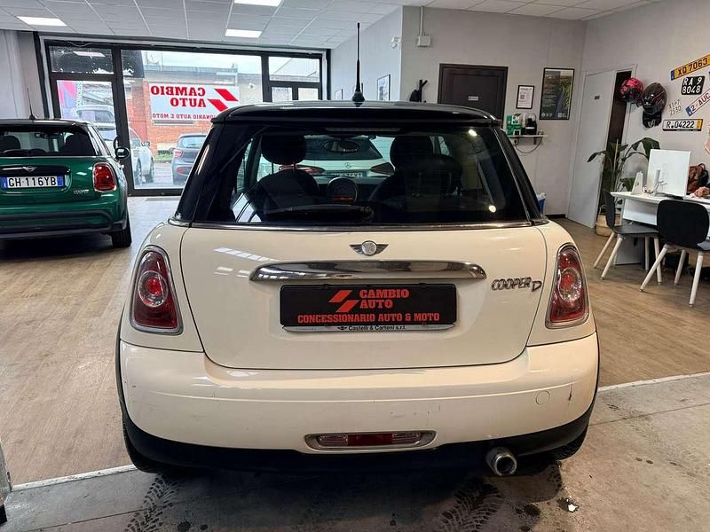 Usata Mini Cooper D 111 CV (81 kW) 2011 Bianco Utilitaria